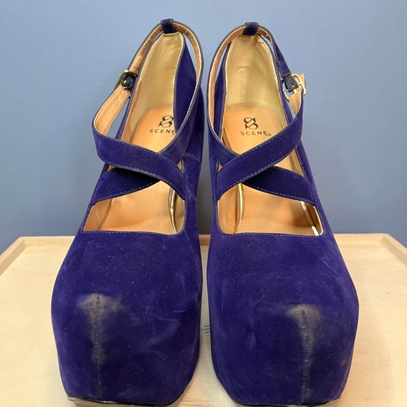 Blue faux suede 9 5 heels - Picture 2 of 3